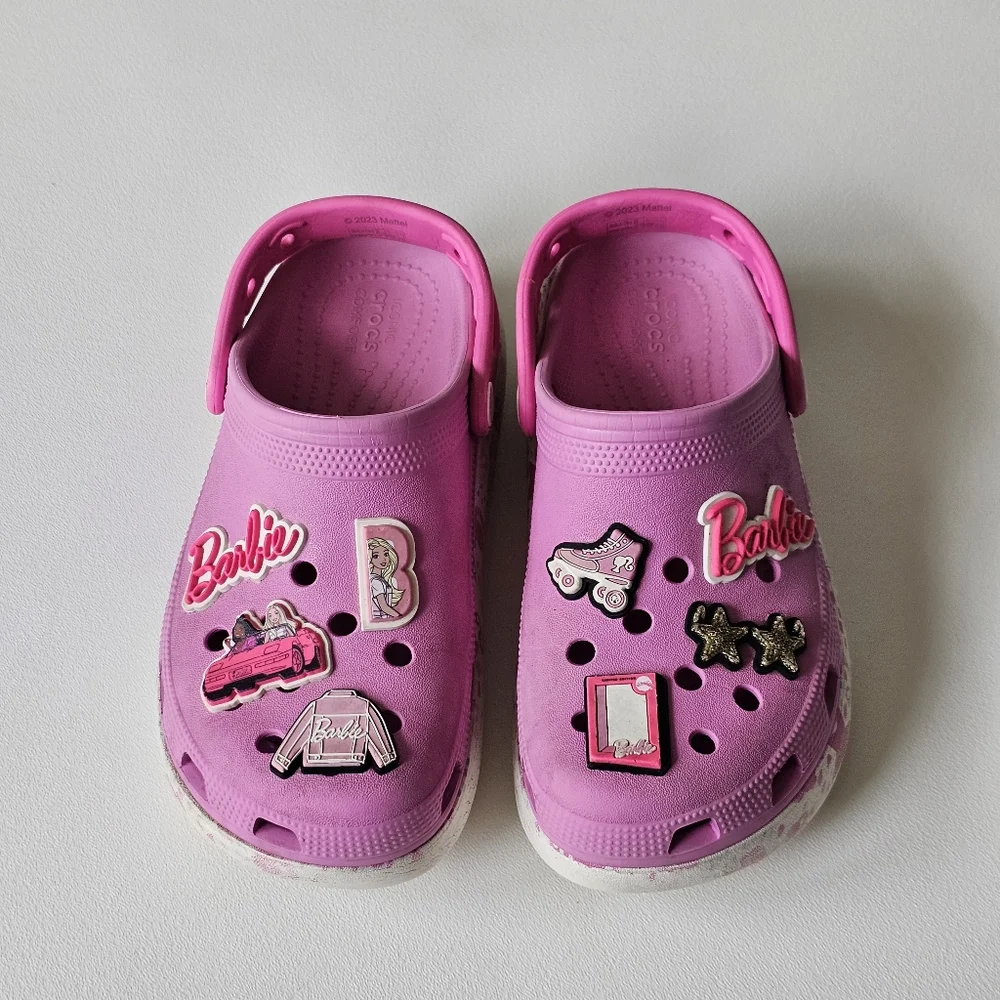 🎀 Crocs Barbie Platform Clogs Kids J3 Pink Jibbitz Charms Limited Edition